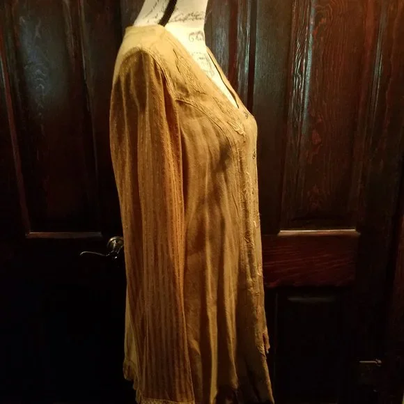 Roaman's Gold Embroidery button blouse. Size 14 Womens - Picture 4 of 10